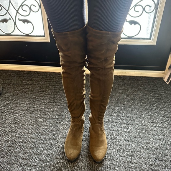 Over the knee suede boots from Aldo - Size 6 - Olive Green - Picture 4 of 7